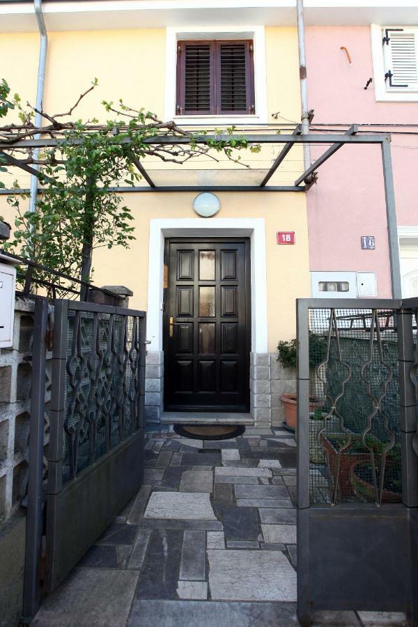 Apartment Svobode Izola Exterior photo